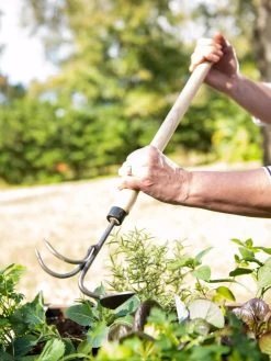 Gardener's Lifetime Raised Bed Cultivator -Garden Tools Store 8587960 3527 tif