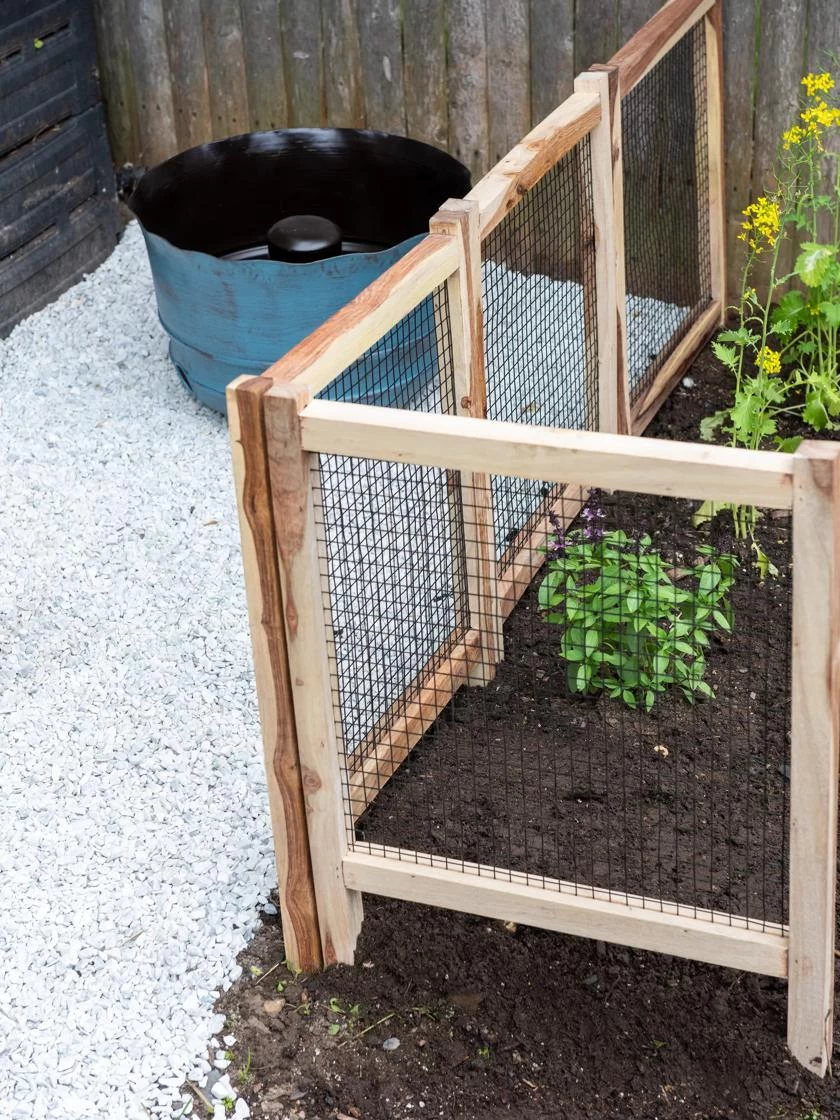 Wood And Wire Critter Fence, Set Of 4 3 Wood And Wire Critter Fence, Set Of 4 - Image 2