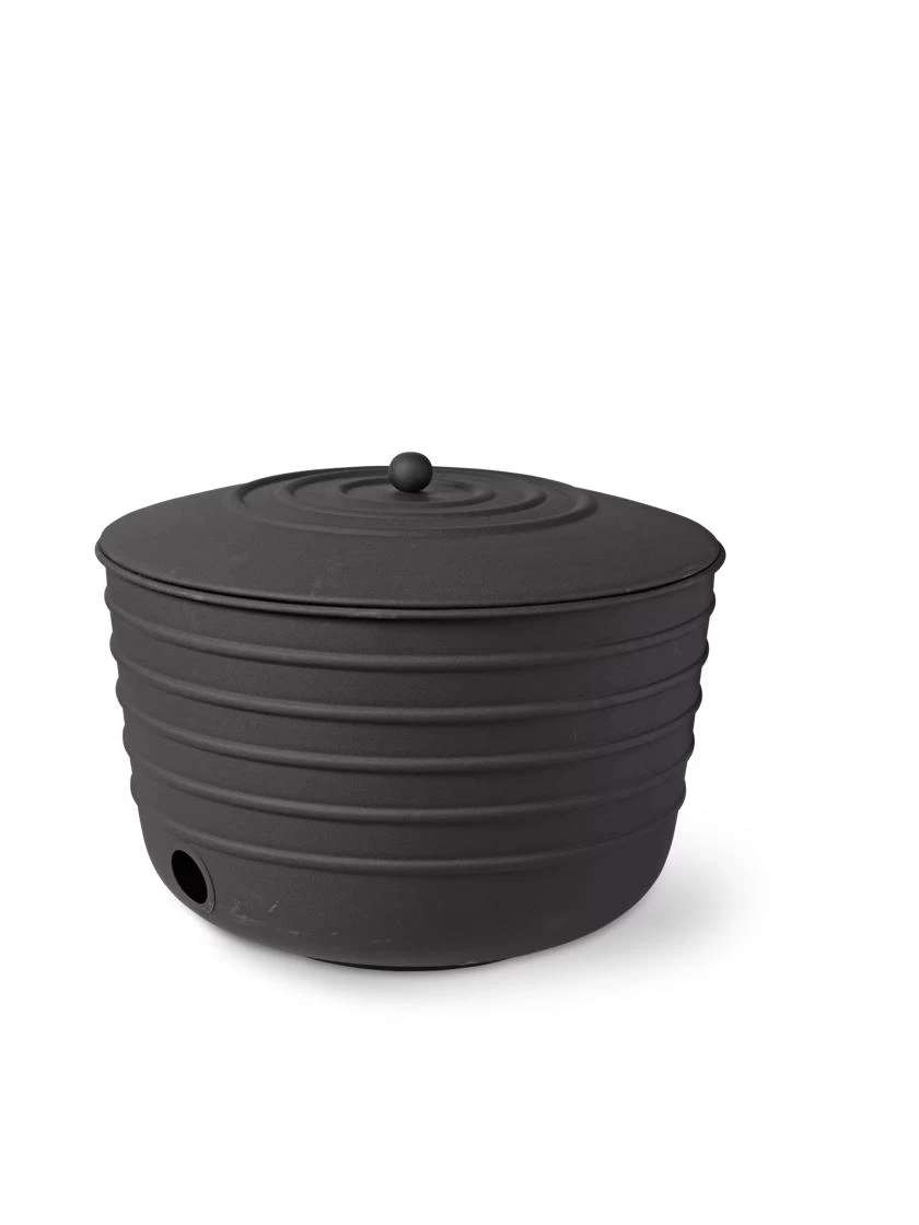 Matte Black Ribbed Hose Pot With Lid 5 Matte Black Ribbed Hose Pot With Lid - Image 3